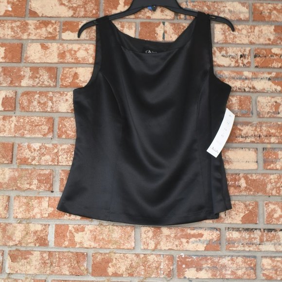 NueVa Tops - NUEVA Black Top